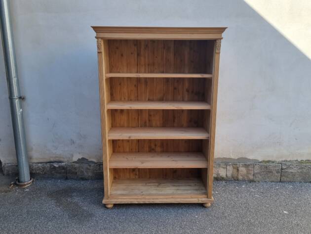STARÁ SMRKOVÁ KNIHOVNA PO RENOVACI