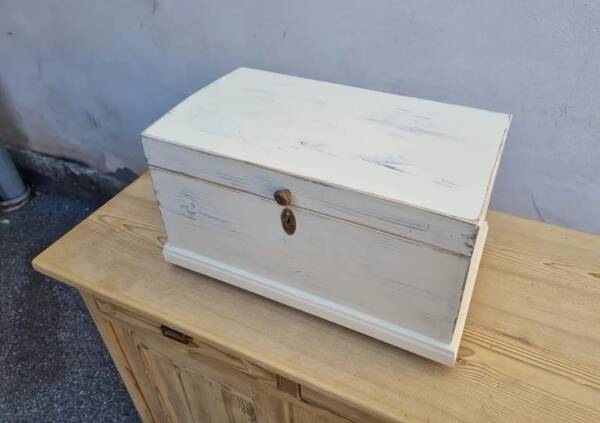 STAROŽITNÝ KUFŘÍK PO RENOVACI - Image 3