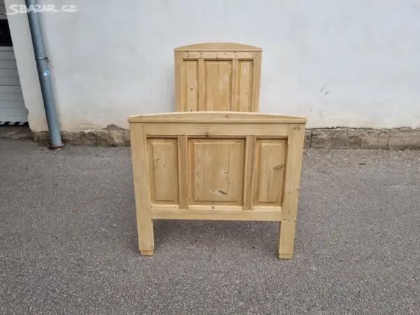 STARÁ SMRKOVÁ POSTEL PO RENOVACI - Image 2