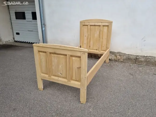 STARÁ SMRKOVÁ POSTEL PO RENOVACI - Image 3